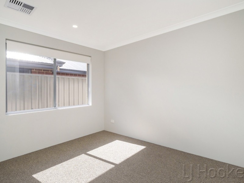 25 Preston Grove, South Guildford WA 6055