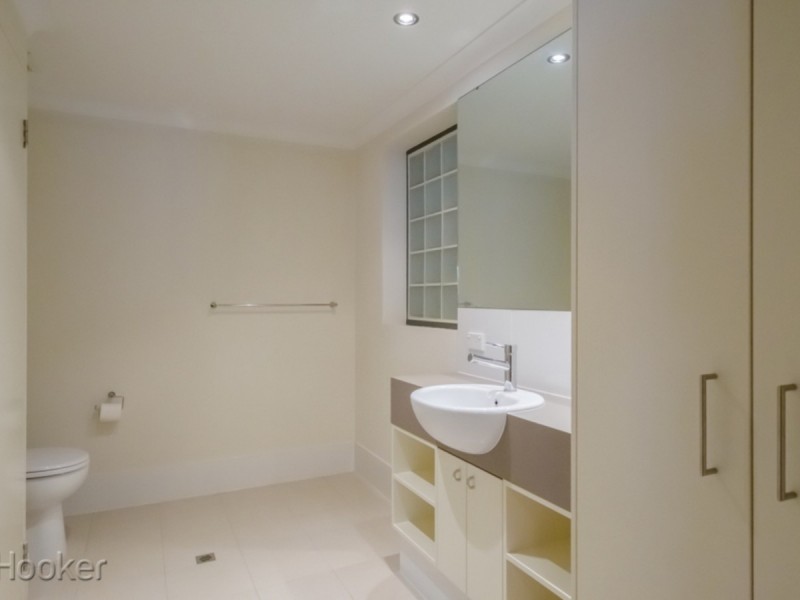 27/18 Wellington Street, East Perth WA 6004