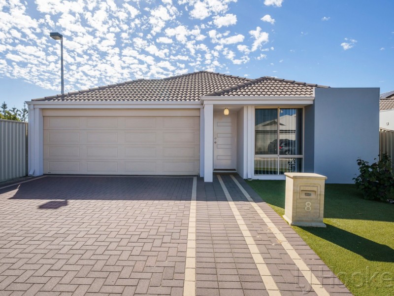 8 Clew Way, Jindalee WA 6036