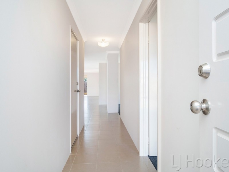 8 Clew Way, Jindalee WA 6036