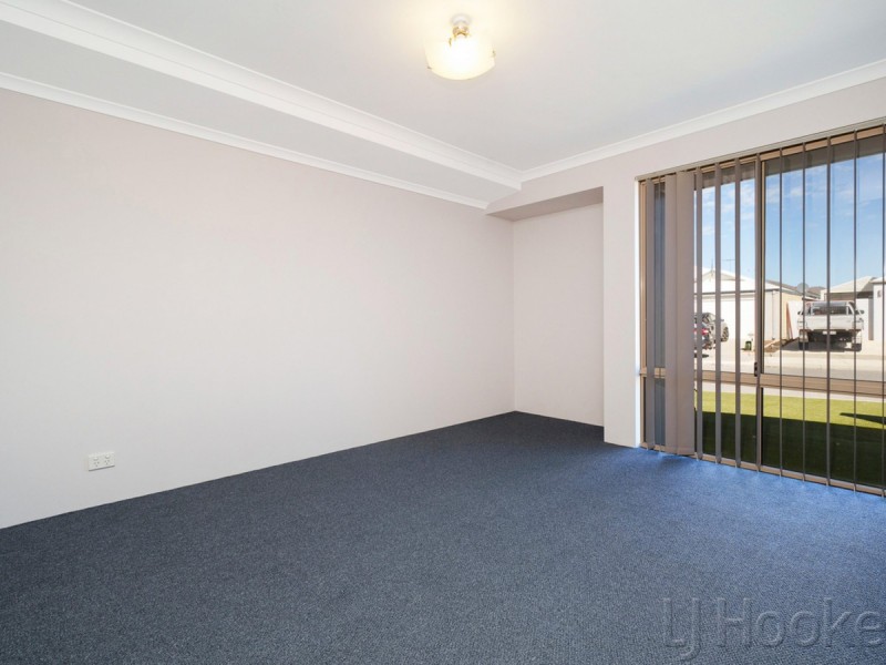 8 Clew Way, Jindalee WA 6036
