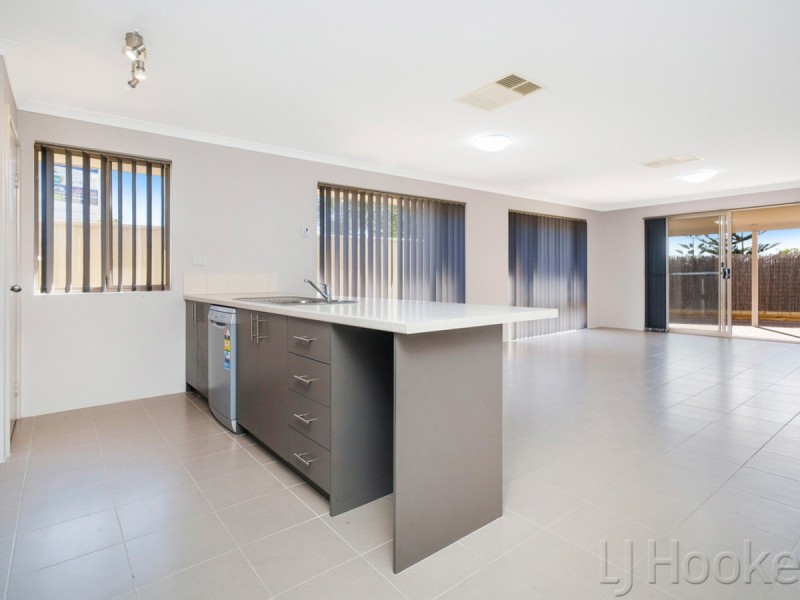 8 Clew Way, Jindalee WA 6036