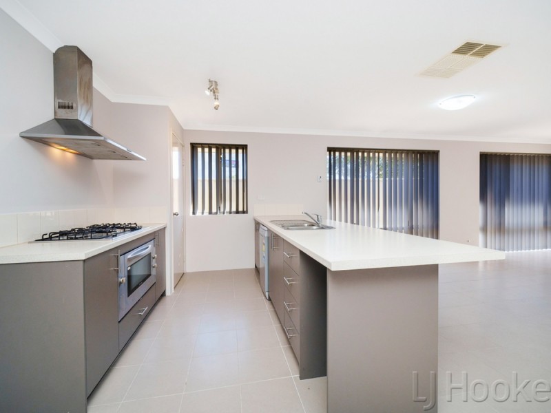 8 Clew Way, Jindalee WA 6036