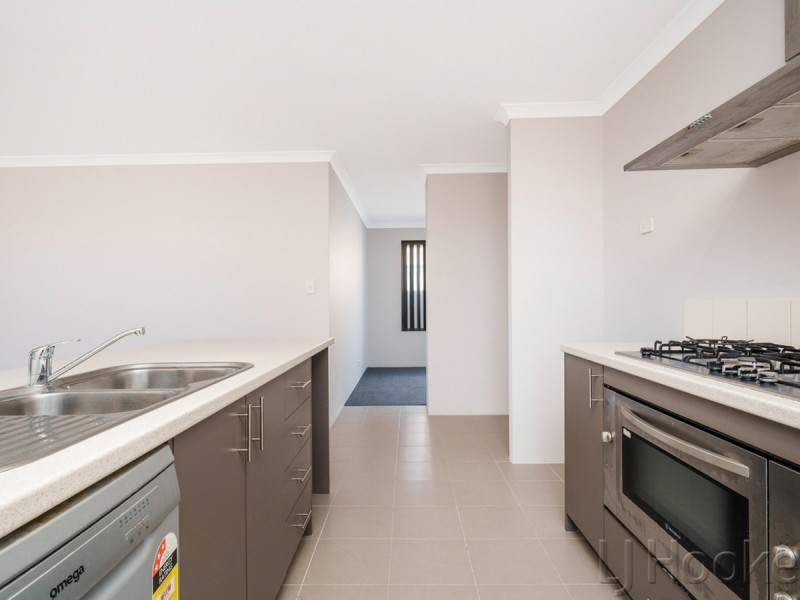 8 Clew Way, Jindalee WA 6036