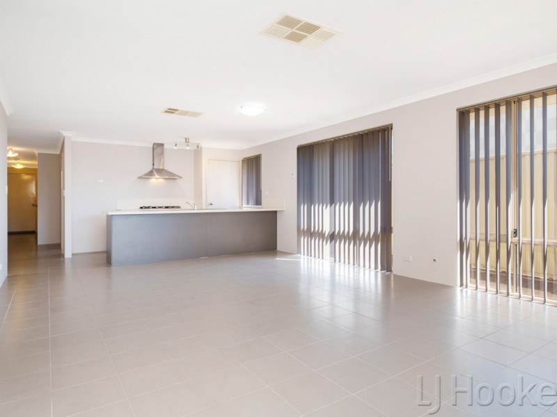 8 Clew Way, Jindalee WA 6036