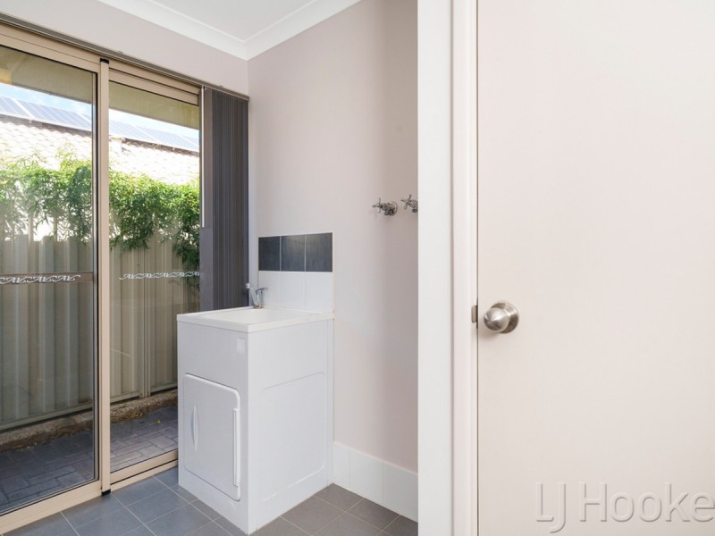 8 Clew Way, Jindalee WA 6036