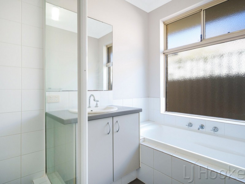 8 Clew Way, Jindalee WA 6036