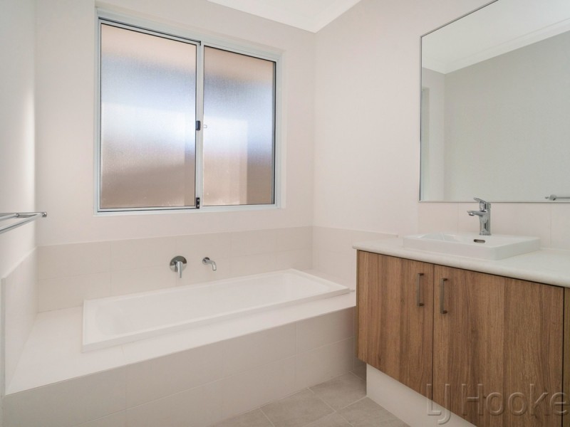 20 Charleston Road, Eglinton WA 6034