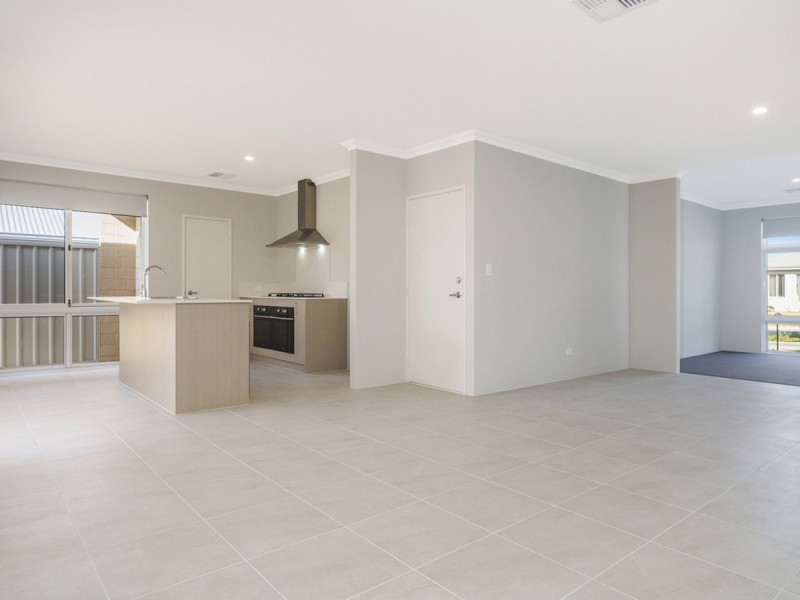 25 Boardwalk Street, Yanchep WA 6035