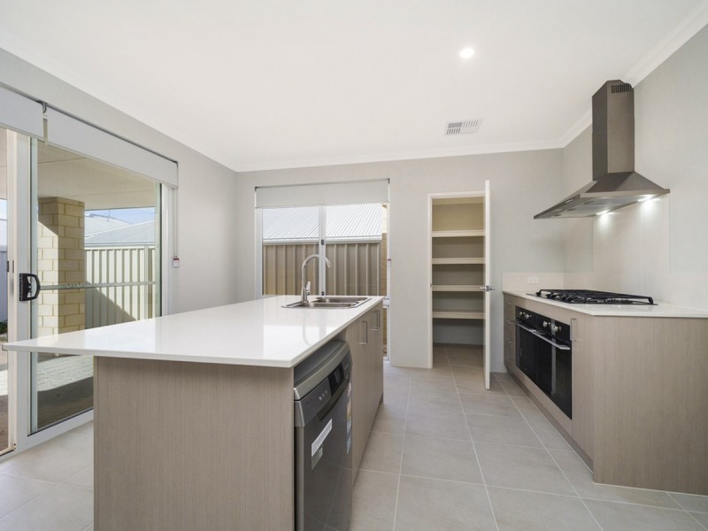 25 Boardwalk Street, Yanchep WA 6035