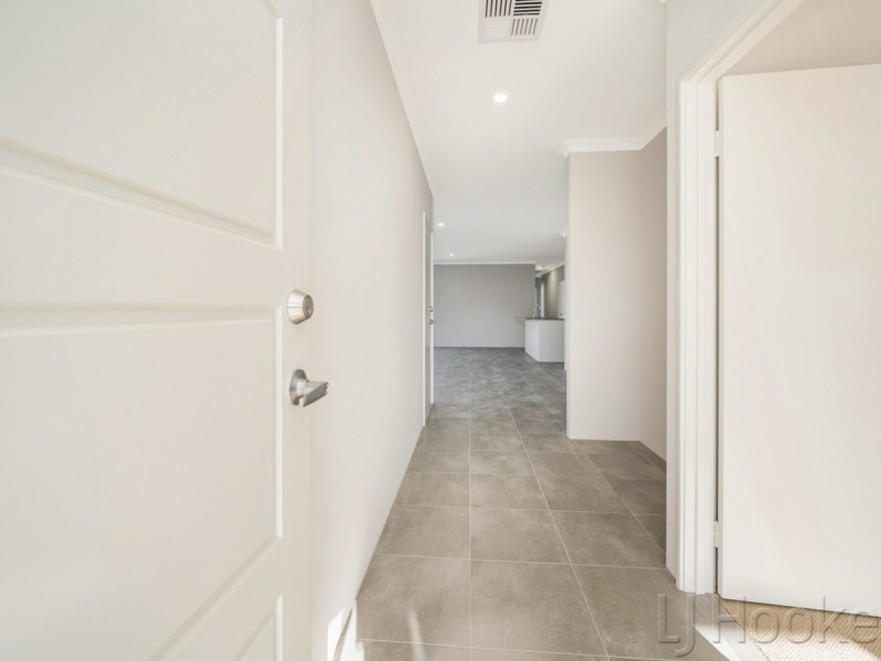 6 Hartog Way, Eglinton WA 6034