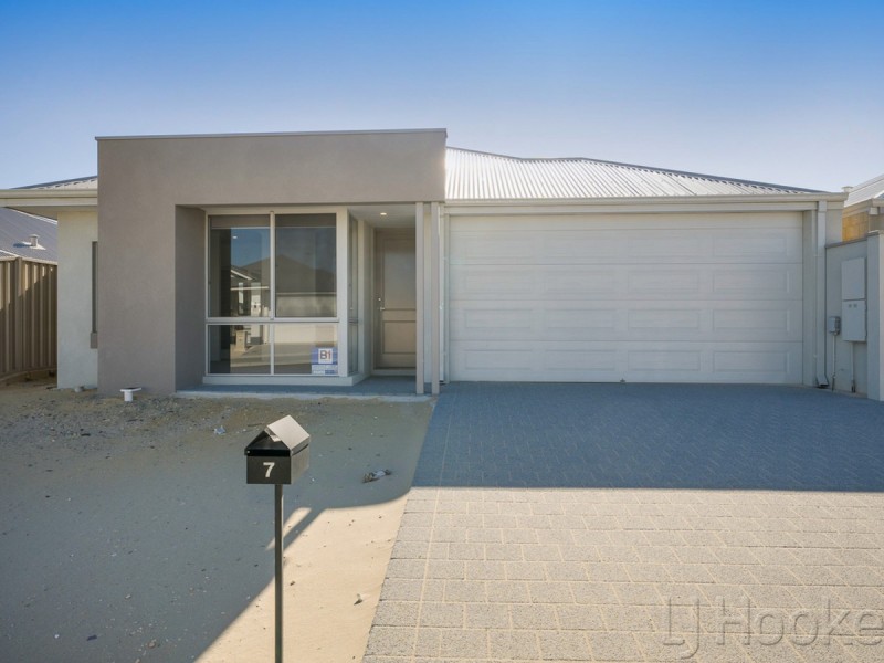 7 Primrose Loop, Eglinton WA 6034