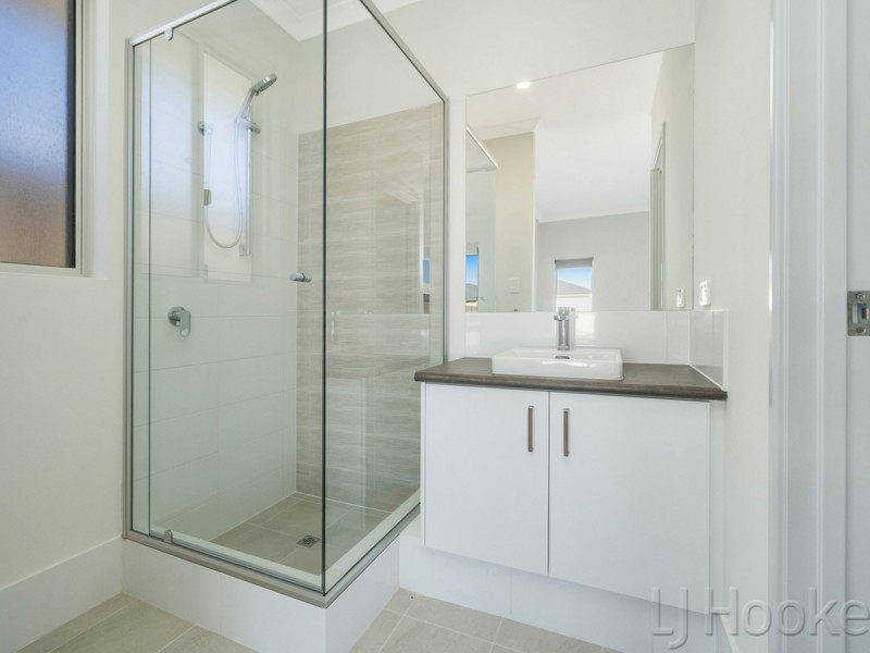 7 Primrose Loop, Eglinton WA 6034