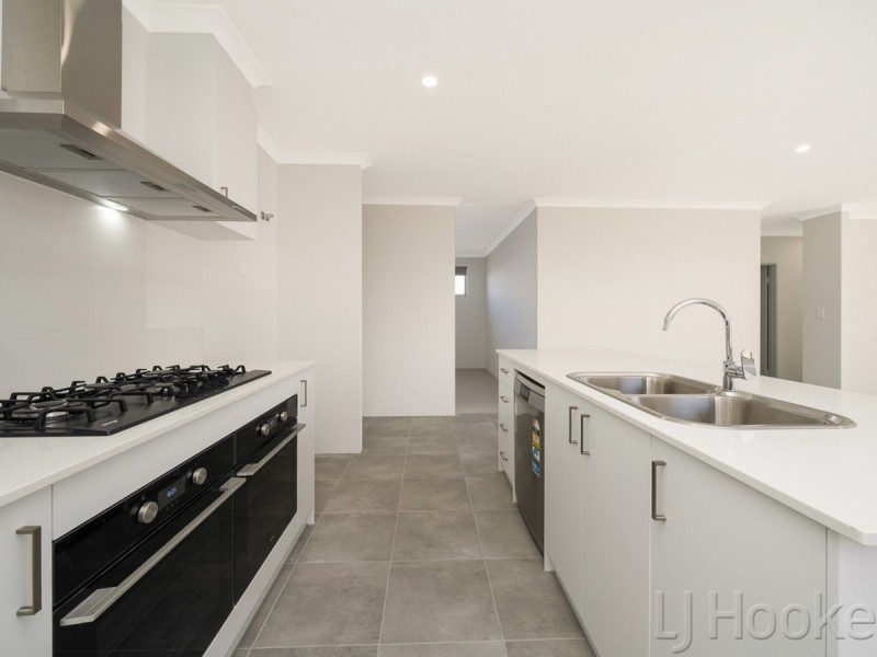 7 Primrose Loop, Eglinton WA 6034