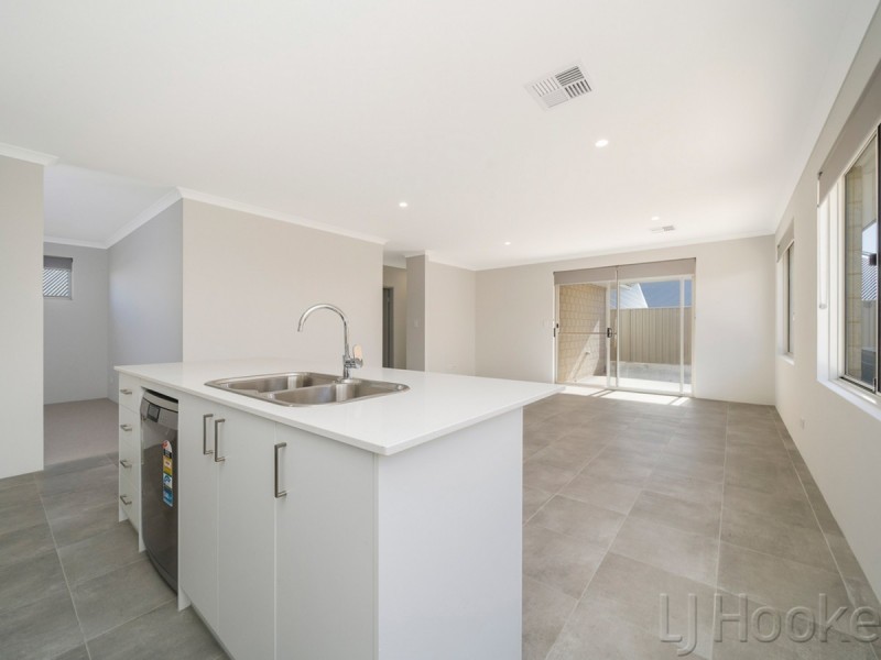 7 Primrose Loop, Eglinton WA 6034