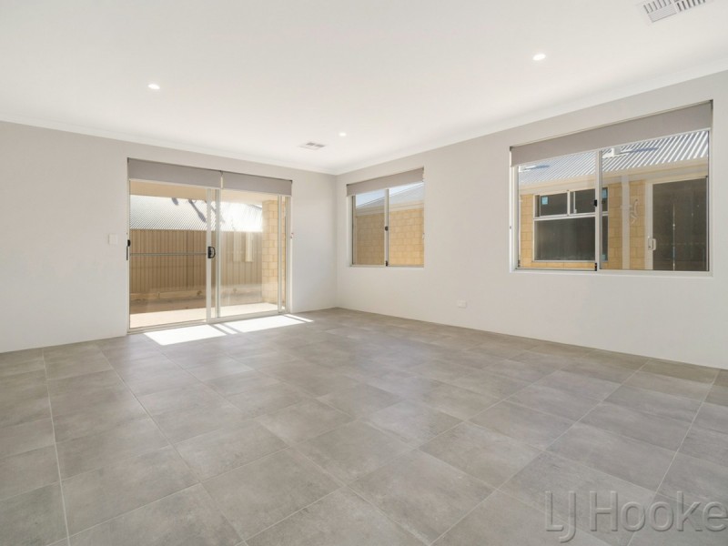 7 Primrose Loop, Eglinton WA 6034