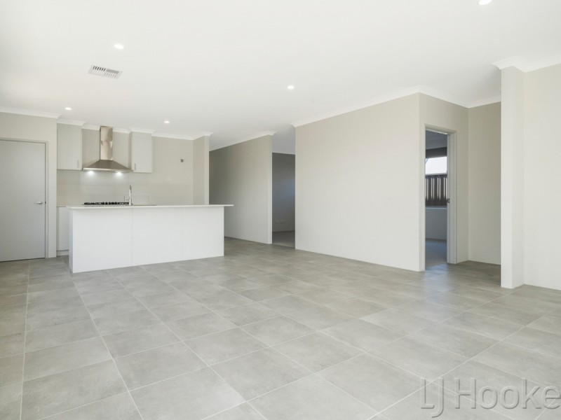 7 Primrose Loop, Eglinton WA 6034