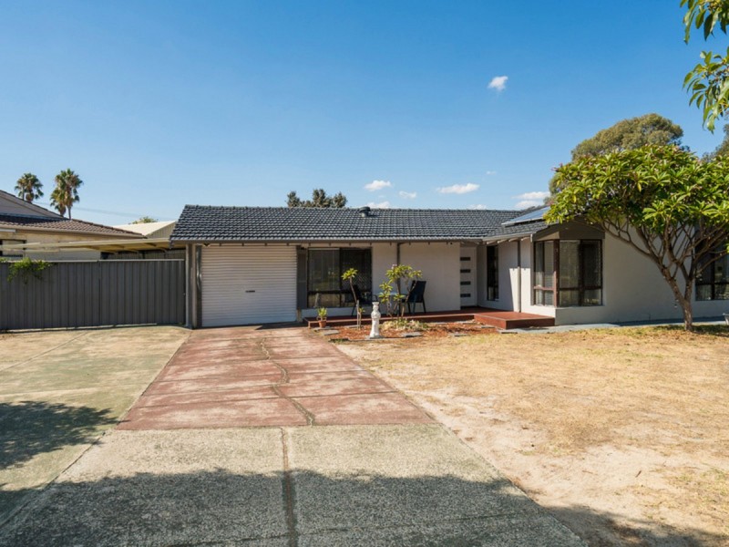 4 Barbel Close, East Cannington WA 6107