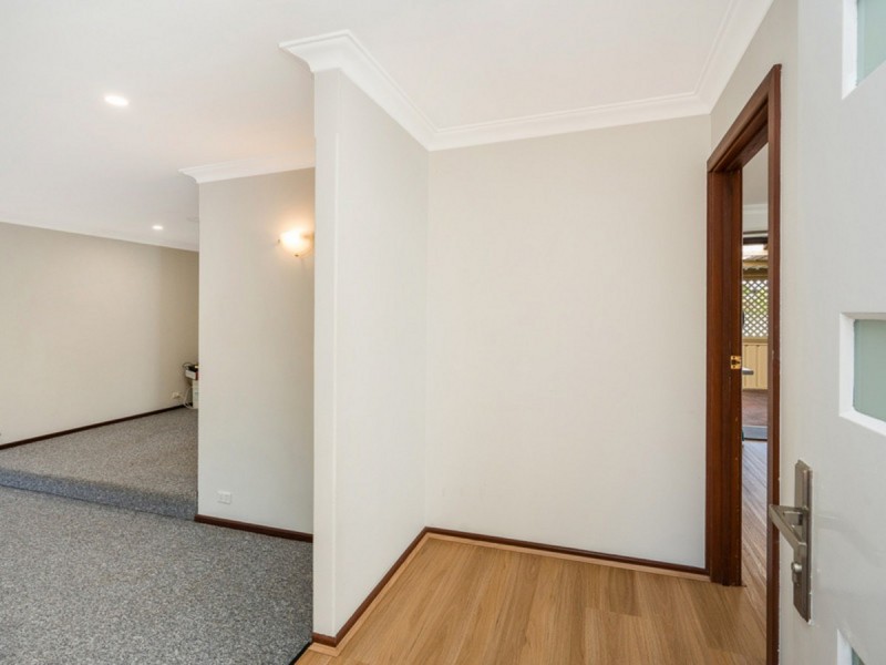 4 Barbel Close, East Cannington WA 6107