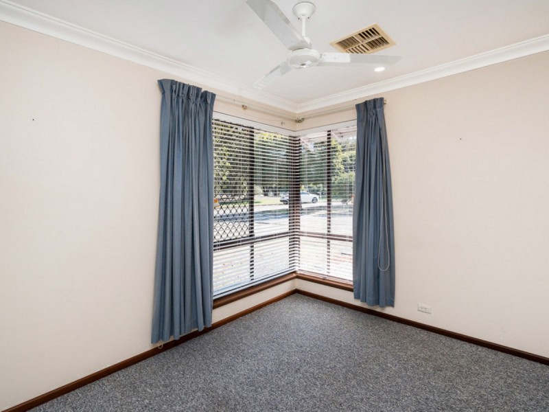 4 Barbel Close, East Cannington WA 6107