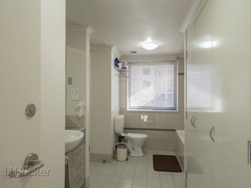 610/112 Mounts Bay Road, Perth WA 6000