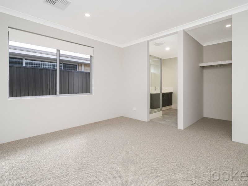 32 Preston Grove, South Guildford WA 6055