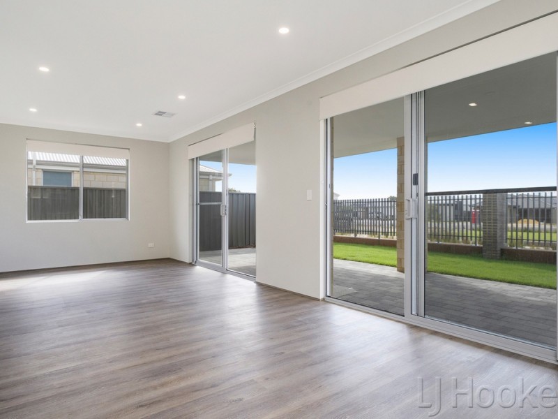 32 Preston Grove, South Guildford WA 6055