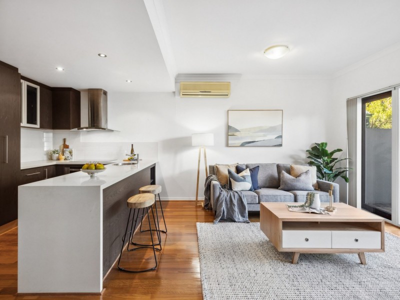 2/14 Waterloo Crescent, East Perth WA 6004