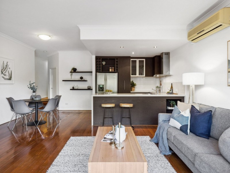 2/14 Waterloo Crescent, East Perth WA 6004