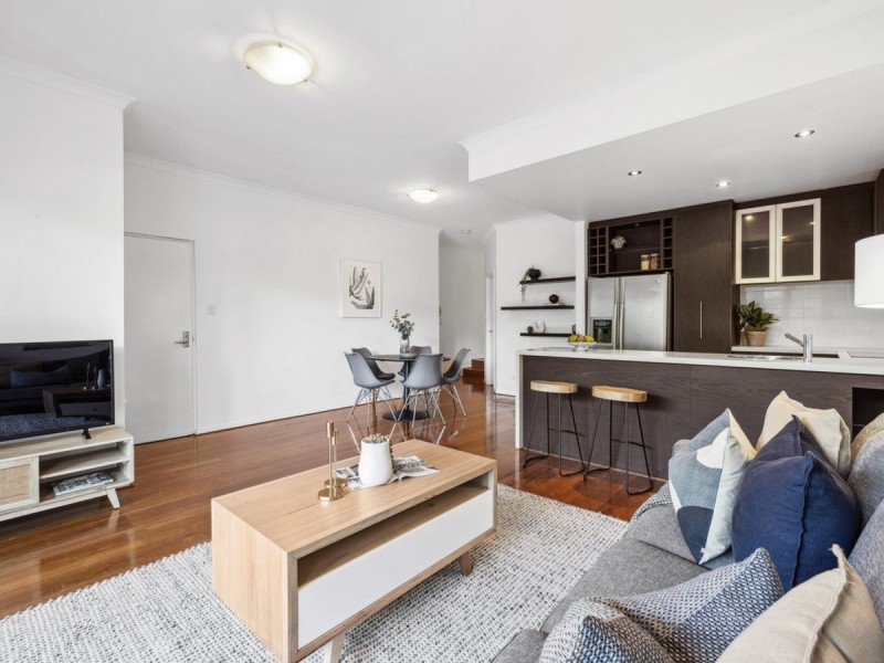 2/14 Waterloo Crescent, East Perth WA 6004