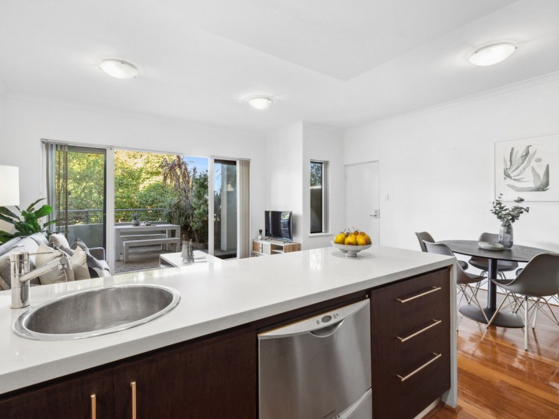 2/14 Waterloo Crescent, East Perth WA 6004