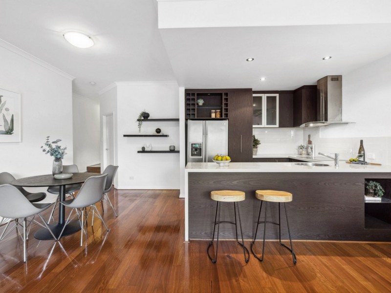 2/14 Waterloo Crescent, East Perth WA 6004