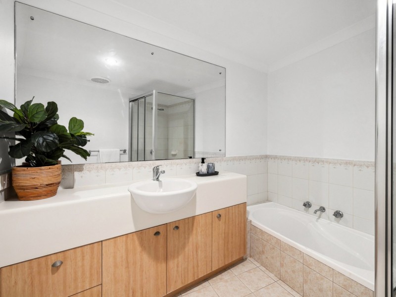 2/14 Waterloo Crescent, East Perth WA 6004