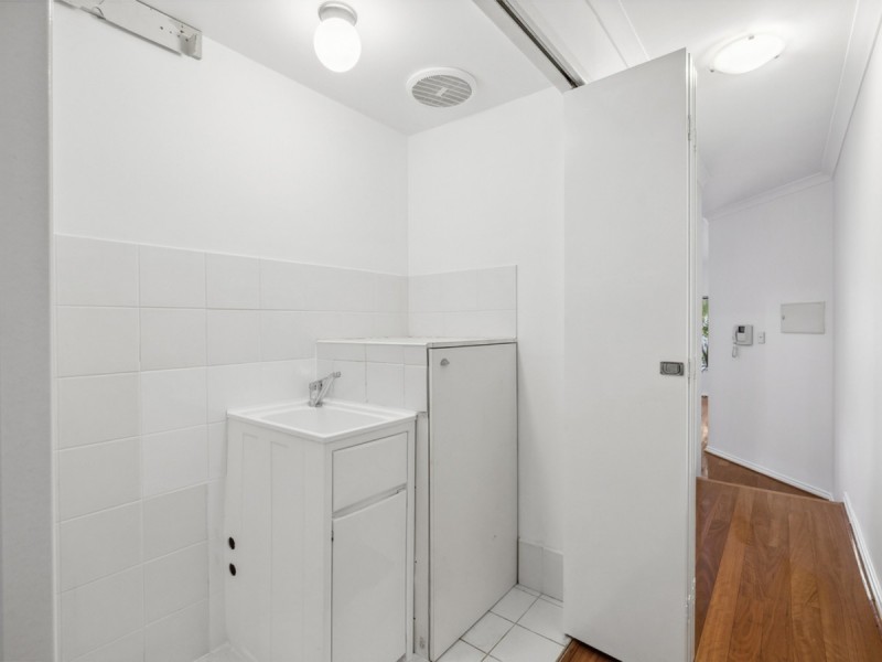 2/14 Waterloo Crescent, East Perth WA 6004
