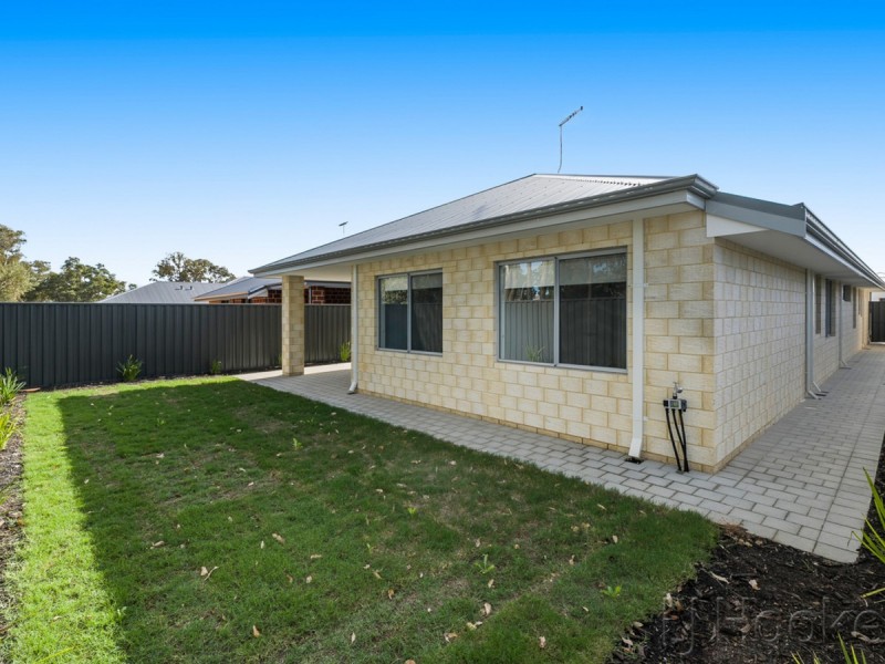 35 Preston Grove, South Guildford WA 6055