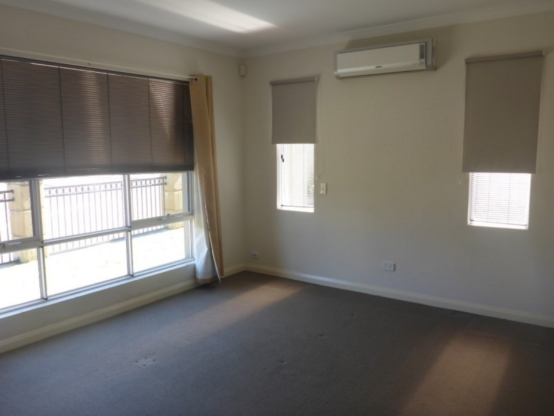 11 Harman Place, Aveley WA 6069