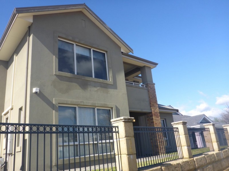 11 Harman Place, Aveley WA 6069