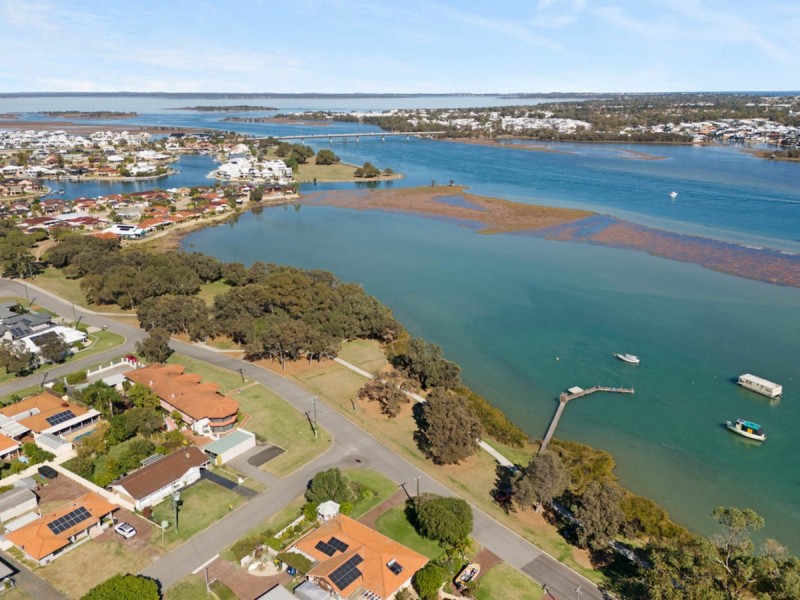 15 Loxton Street, Dudley Park WA 6210