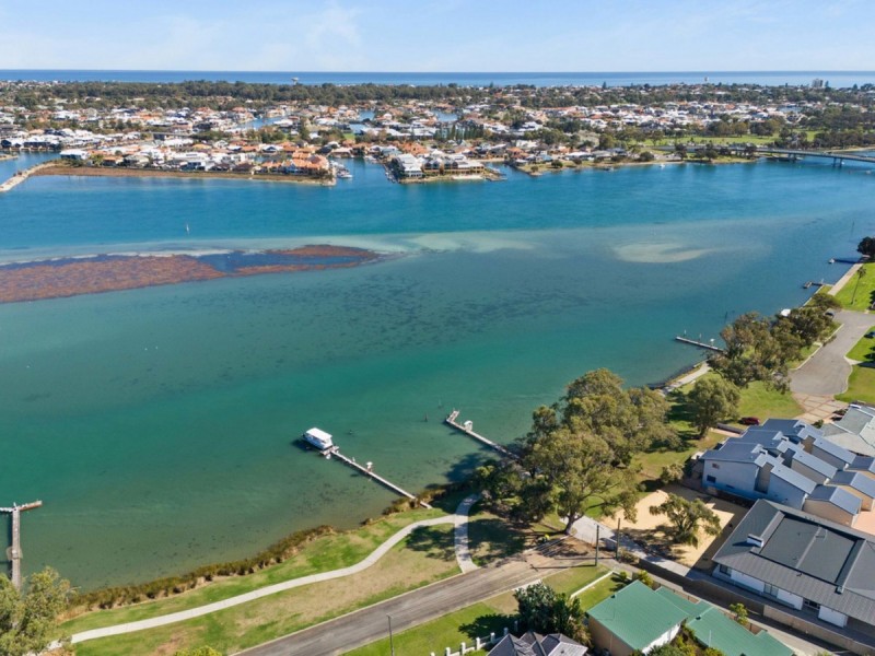 15 Loxton Street, Dudley Park WA 6210