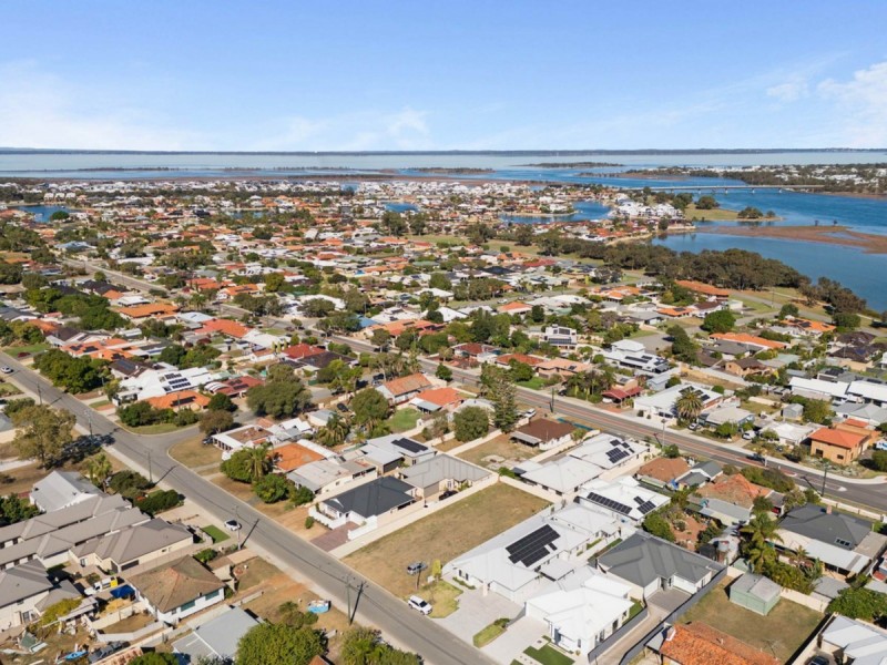 15 Loxton Street, Dudley Park WA 6210