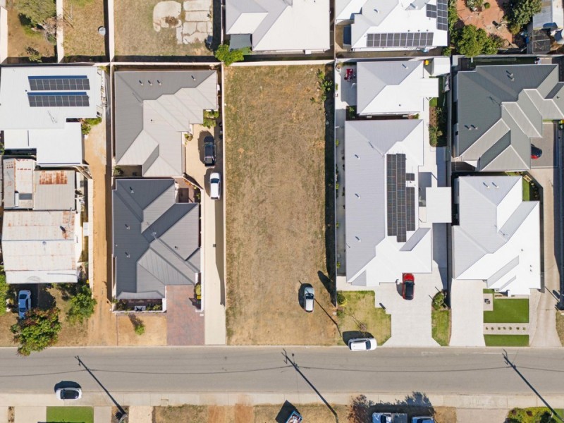 15 Loxton Street, Dudley Park WA 6210