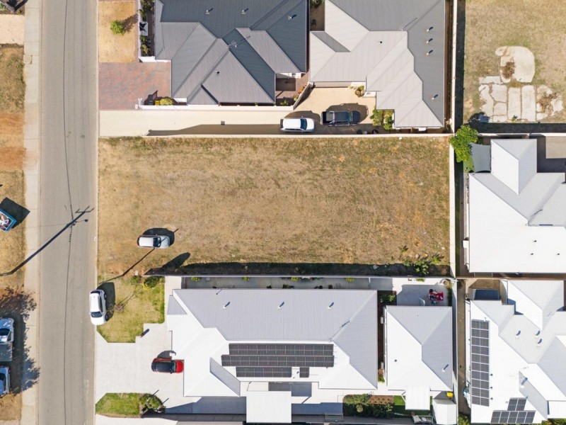 15 Loxton Street, Dudley Park WA 6210