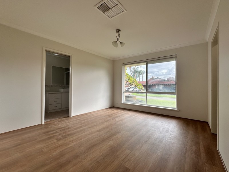 13 Hungerford Close, Canning Vale WA 6155