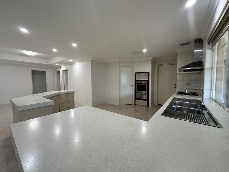 13 Hungerford Close, Canning Vale WA 6155