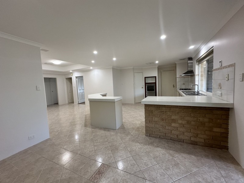 13 Hungerford Close, Canning Vale WA 6155
