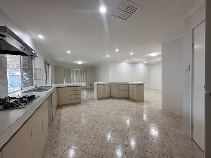 13 Hungerford Close, Canning Vale WA 6155