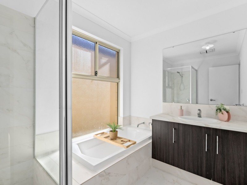 5A Salesian Court, Queens Park WA 6107