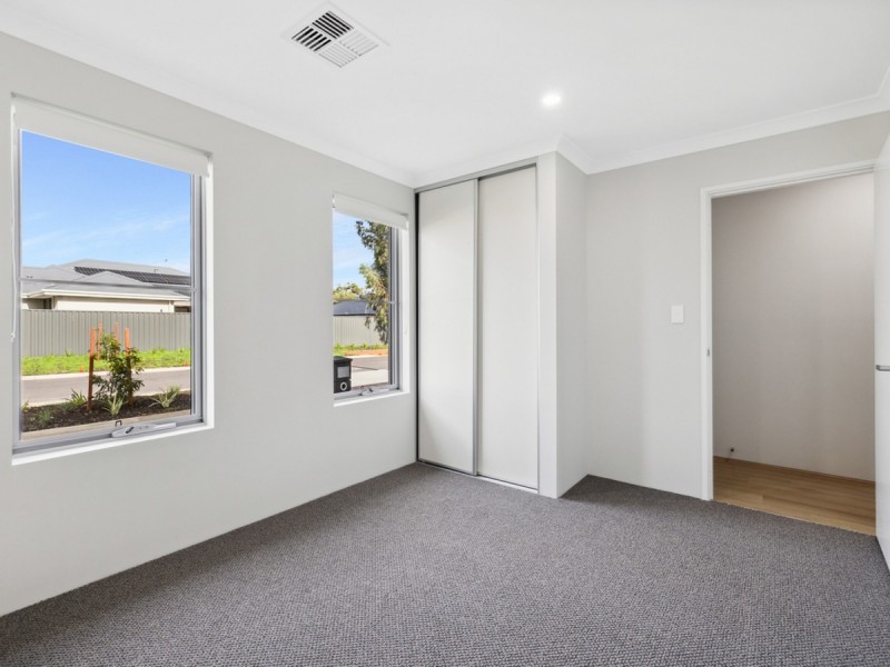 5 Negri Close, South Guildford WA 6055