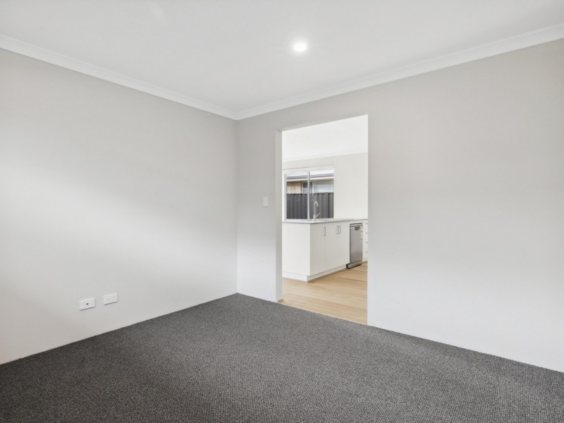 5 Negri Close, South Guildford WA 6055