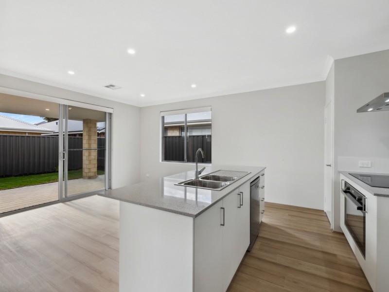 5 Negri Close, South Guildford WA 6055